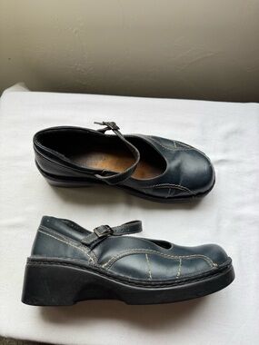 Naot Blue leather Mary Jane platform shoes with contrast stitching Size 37/6-6.5